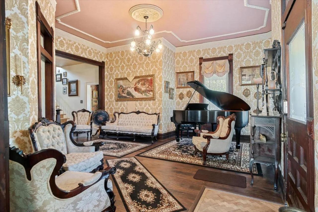 Four Winds Victorian Venue & Suites Bonham Esterno foto